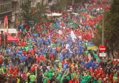 Около 100 тыс человек вышли на протесты в Брюсселе, - фото