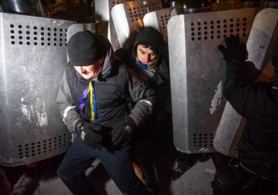 Мобілізація у Франківську: активісти беруть в облогу військову частину і перекривають трасу ВВ