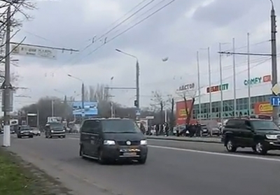 Кортеж Януковича із 17 автомобілів паралізував Миколаїв 
