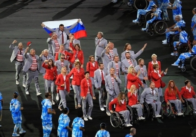 Білоруса з прапором Росії відсторонили від Паралімпіади