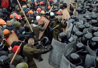 Штурм на Грушевського: коли протест вже не схожий на мирний спротив