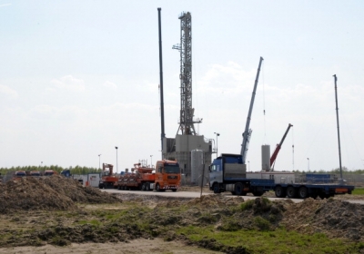 Ставицкий подписал соглашение с Chevron о добыче сланцевого газа на Олесской площади