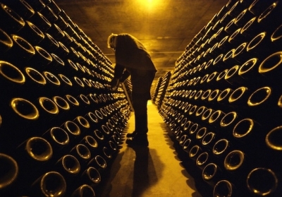 Виробники шампанського у Франції погодилися на вимогу РФ, називатимуть його 