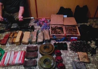 У Лисичанську СБУ знайшла схованку боєприпасів та вибухівки, яку облаштували терористи 