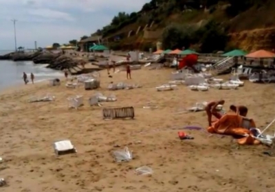 В Одессе прокатилось цунами: пострадали шесть человек - видео