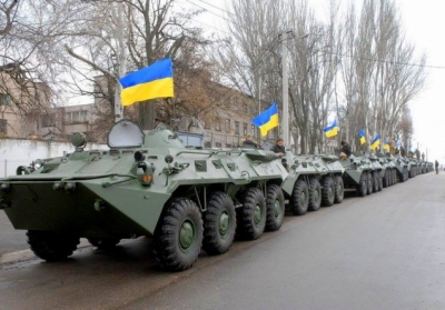 З Миколаєва українським десантникам передали 12 відремонтованих БТРів, - фото