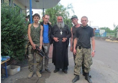 Терористи тікають з Донбасу під виглядом священиків