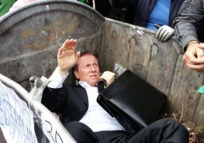Журавский считает, что его бросили в мусорный бак из-за предвыборной провокации