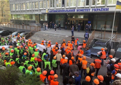 Строители с Шулявского моста митингуют