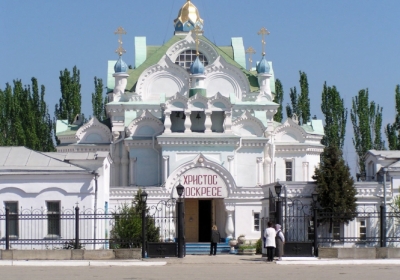 В Феодосии пьяная крымчанка устроила стриптиз в церкви