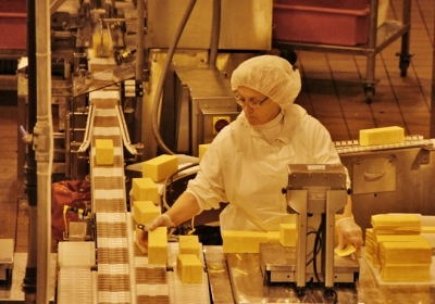 Європейський виробник сирів Arla Foods зупинив випуск продукції для Росії