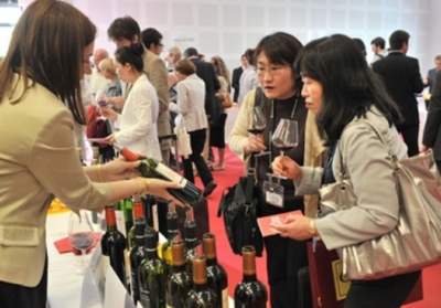 Китай обурили низькі ціни на європейське вино