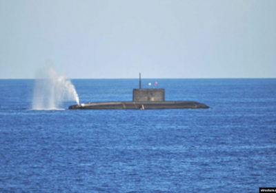 Російський підвоний човен почав навчання у Чорному морі