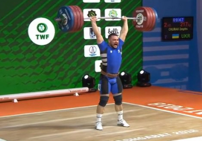 Украинский тяжеловес Чумак получил три медали на чемпионате мира в Туркменистане