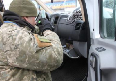 В КПП на Донбассе в очередях застряли 265 авто