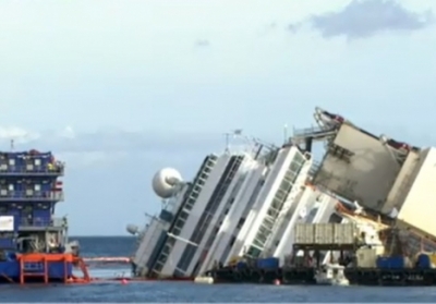 В Італії розпочався підйом затонулого лайнера Costa Concordia