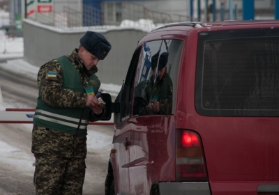 На кордоні з Польщею триває експеримент з розмежуванням автівок на українські та іноземні
