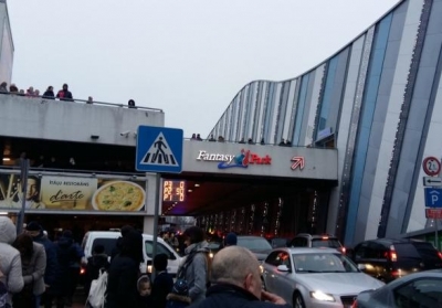 У Латвії евакуювали відвідувачів двох торгових центрів через загрозу теракту
