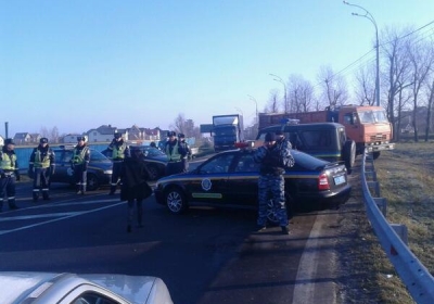 Дороги к резиденции Януковича перекрыты милицией и работниками ГАИ