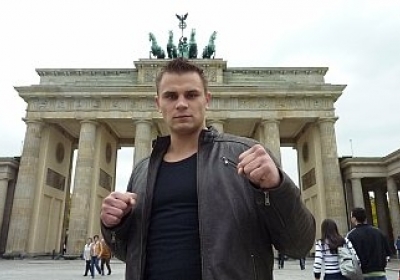 Российского боксера нашли с тяжелыми травмами головы в берлинском метро