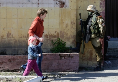 За минувшие сутки в Луганске ранили 68 мирных жителей, - видео