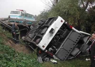 ДТП автобуса на Хмельниччині: загинули дві особи