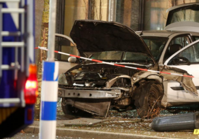 У Німеччині автомобіль влетів в автобусну зупинку, 10 постраждалих
