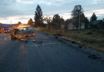 На Ивано-Франковщине в результате столкновения автомобилей погибли двое детей - ФОТО