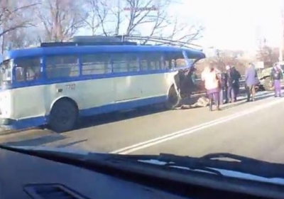 Бронированное авто оккупантов врезалось в троллейбус в Крыму