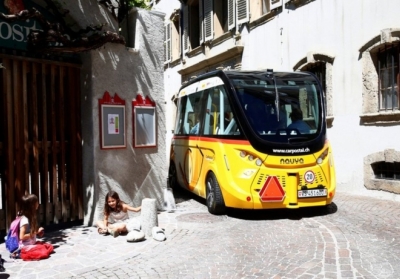 В Швейцарии улицами города проехал первый в мире беспилотный электробус