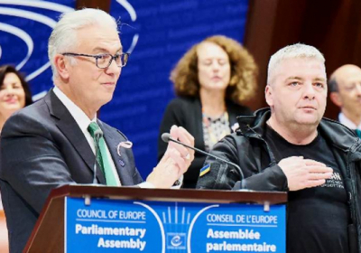 Премію Вацлава Гавела вперше здобув українець – журналіст Максим Буткевич