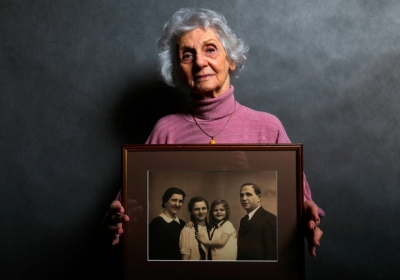 Eva Fahidi. 90 лет. Ее семью, убили в концентрационном лагере во время Второй мировой войны, Еве было 18. Будапешт 12 января 2015 Фото: Laszlo Balogh / Reuters
