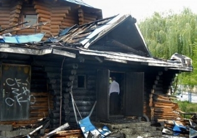 У Києві підпалили храм Трьох Святителів (Фото)