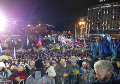 Євромайдан став агітаційним майданчиком для лідерів опозиційних партій, - політолог 