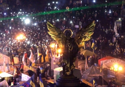 Різдвяна ніч на Євромайдані минула без провокацій (відео)