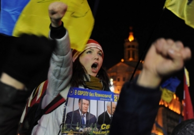 Сегодня суд рассмотрит иск Майдана против Захарченка