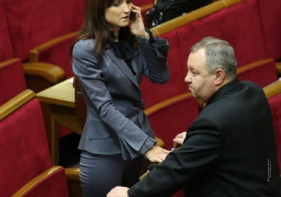 Депутати в очікуванні розв’язки: в Раду прийшла донька Тимошенко