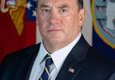 Глава ВМС США Джон Фелан пішов у відставку через конфлікт з Пентагоном