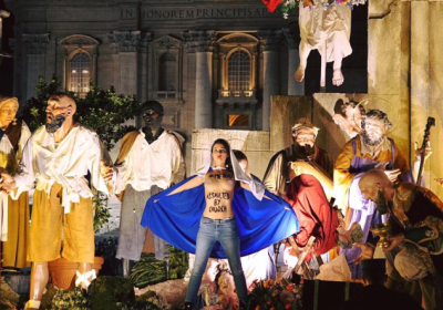 Активістка Femen влаштувала акцію у Ватикані перед різдвяною службою
