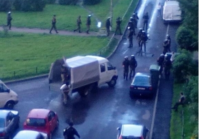 У Петербурзі проводять затримання терористів в житловому будинку