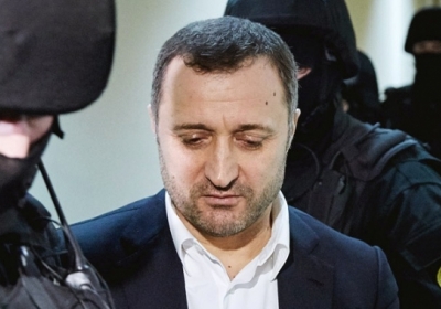 В Молдове экс-премьер-министра приговорили к девяти годам за кражу денег