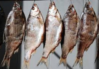 В Киеве запретили продажу вяленой рыбы из-за смерти от отравления