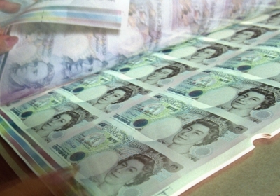 Великобританія представила нові пластикові банкноти