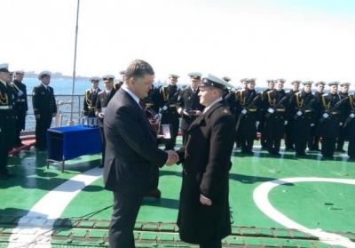 Президент привітав військовий флот з професійним святом