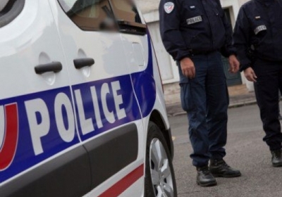 На юге Франции мужчина с ножом напал на женщину и трех ее дочерей