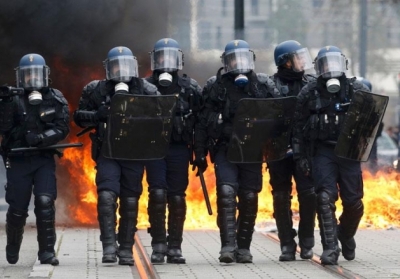 Во Франции протестуют студенты, - ФОТО