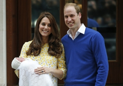 Принц Вільям і Кейт Міддлтон показали новонарджену доньку, - фото