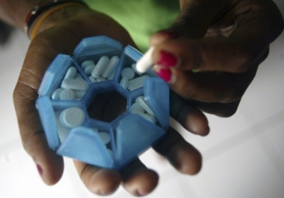 МОЗ купує препарати для ВІЛ-інфікованих за завищеними цінами