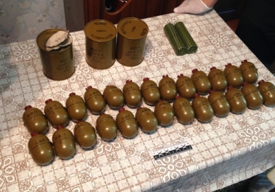 В Днепропетровске милиция задержала военного, который перепродавал боевые гранаты из зоны АТО