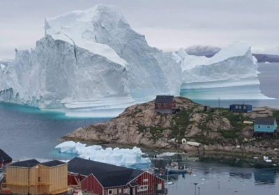 За один день в Гренландии растаяло 12500000000 тонн льда - ВИДЕО